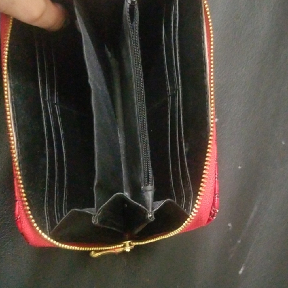 Purse - Picture 2 of 3